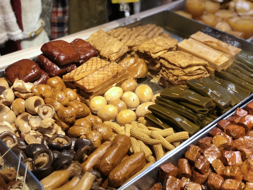 [新北永和] 葉來香滷味智光黃昏市場古早味必吃滷味 / 各種食材均入味好吃