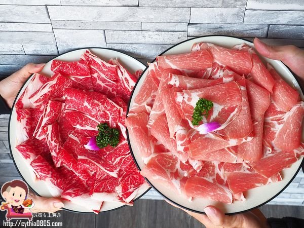 桃園中壢美食-嗑肉石鍋-15隻小龍蝦配25oz肉肉太超值,慶祝母親節就是你啦~~(邀約) @民宿女王芽月-美食.旅遊.全台趴趴走