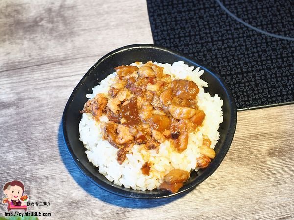 桃園中壢美食-嗑肉石鍋-15隻小龍蝦配25oz肉肉太超值,慶祝母親節就是你啦~~(邀約) @民宿女王芽月-美食.旅遊.全台趴趴走