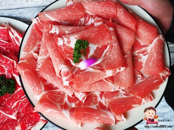 桃園中壢美食-嗑肉石鍋-15隻小龍蝦配25oz肉肉太超值,慶祝母親節就是你啦~~(邀約) @民宿女王芽月-美食.旅遊.全台趴趴走