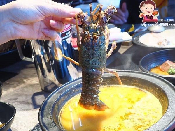 桃園中壢美食-嗑肉石鍋-15隻小龍蝦配25oz肉肉太超值,慶祝母親節就是你啦~~(邀約) @民宿女王芽月-美食.旅遊.全台趴趴走