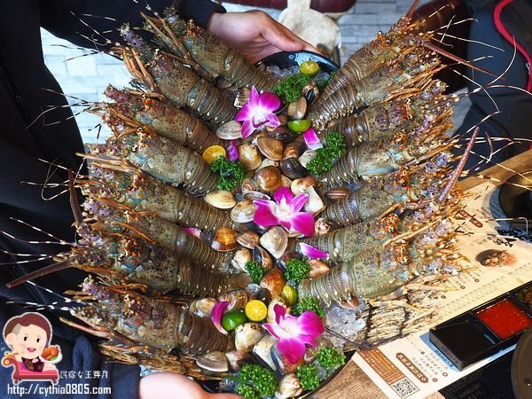 桃園中壢美食-嗑肉石鍋-15隻小龍蝦配25oz肉肉太超值,慶祝母親節就是你啦~~(邀約) @民宿女王芽月-美食.旅遊.全台趴趴走