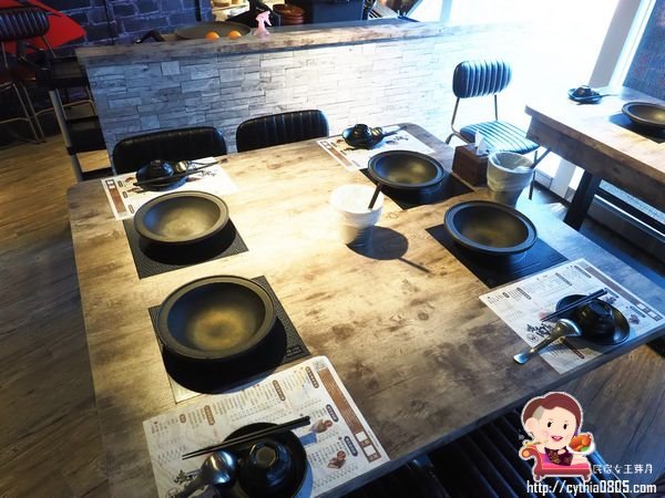 桃園中壢美食-嗑肉石鍋-15隻小龍蝦配25oz肉肉太超值,慶祝母親節就是你啦~~(邀約) @民宿女王芽月-美食.旅遊.全台趴趴走