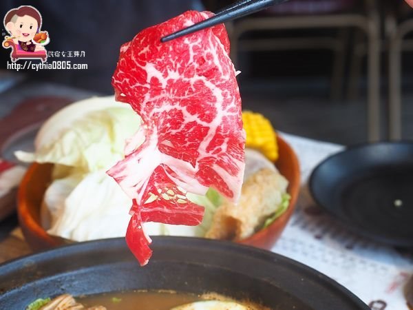 桃園中壢美食-嗑肉石鍋-15隻小龍蝦配25oz肉肉太超值,慶祝母親節就是你啦~~(邀約) @民宿女王芽月-美食.旅遊.全台趴趴走