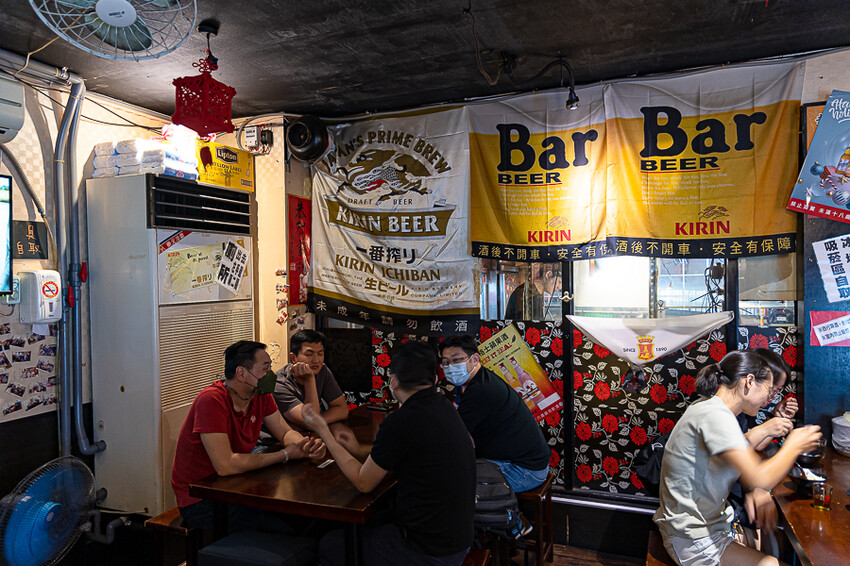 帶點藥膳香氣烤雞風味香香甜甜,當月壽星優惠活動滿額免費吃雞,另有串燒烤物雞湯的台式居酒屋|起家莊雞老闆