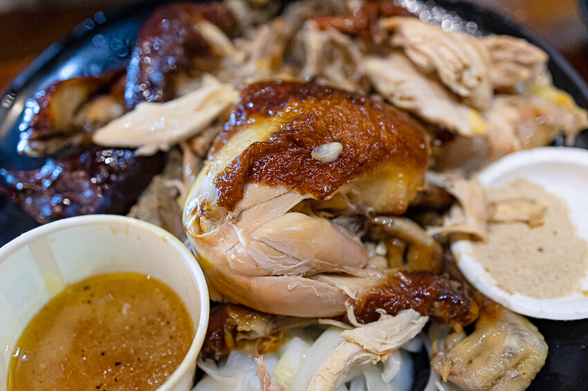 帶點藥膳香氣烤雞風味香香甜甜,當月壽星優惠活動滿額免費吃雞,另有串燒烤物雞湯的台式居酒屋|起家莊雞老闆