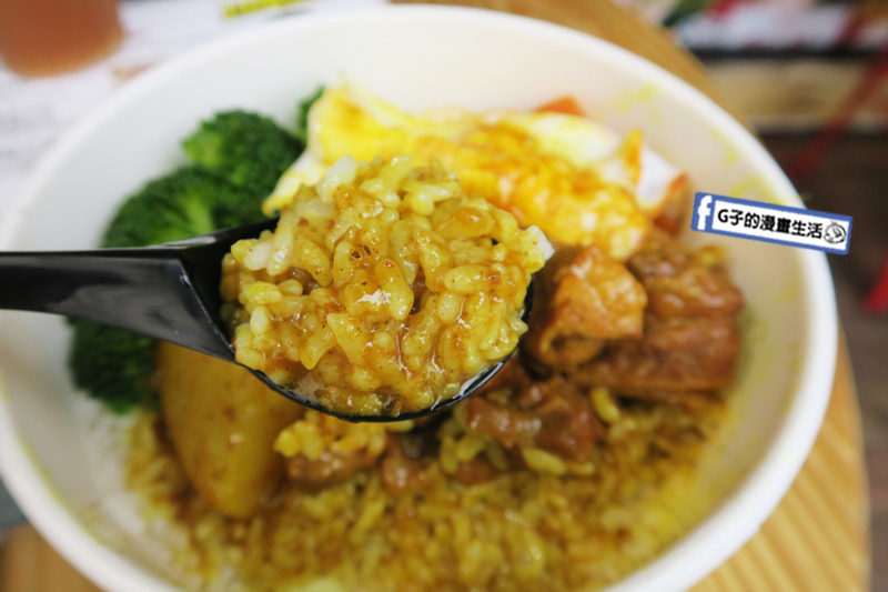 淡水澳門肥媽茶檔.澳門小吃.咖哩牛腩飯.凍檸檬茶.咖哩牛雜.淡水美食