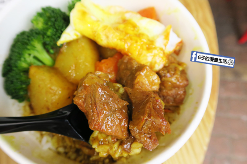 淡水澳門肥媽茶檔.澳門小吃.咖哩牛腩飯.凍檸檬茶.咖哩牛雜.淡水美食