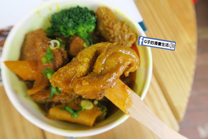 淡水澳門肥媽茶檔.澳門小吃.咖哩牛腩飯.凍檸檬茶.咖哩牛雜.淡水美食