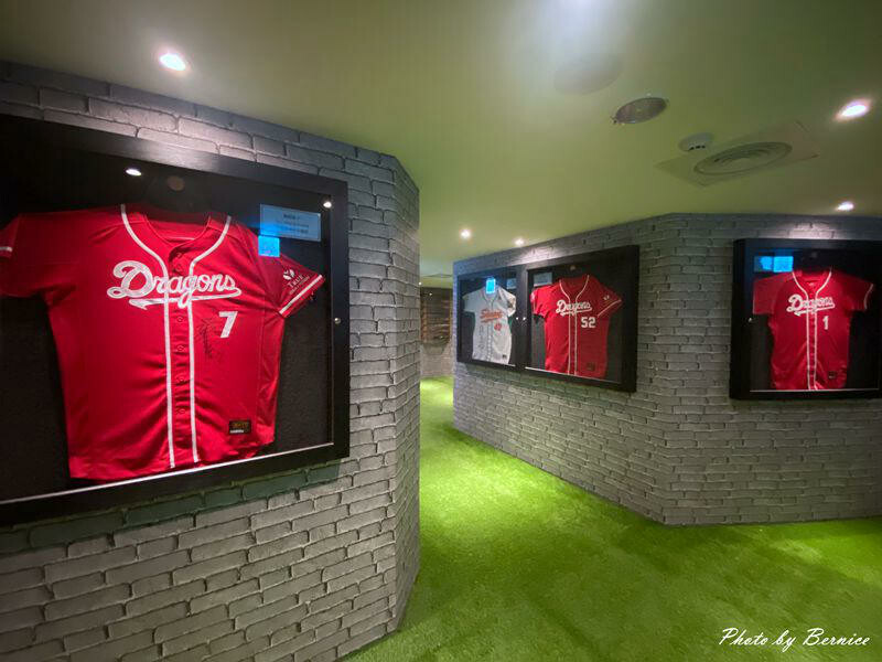 樂逸文旅La hotel 六合夜市棒球館~全館滿滿棒球元素入住感受台灣棒球魅力 @Bernice的隨手筆記