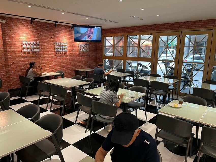 *（高雄飯店）樂逸文旅-六合夜市棒球館～棒球主題飯店大小朋友