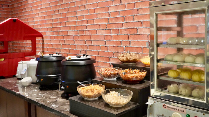 [高雄] 樂逸文旅棒球館｜高雄平價飯店推薦～棒球主題旅館！免費下午茶吃到飽