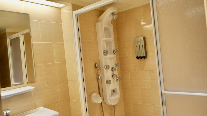 [高雄] 樂逸文旅棒球館｜高雄平價飯店推薦～棒球主題旅館！免費下午茶吃到飽