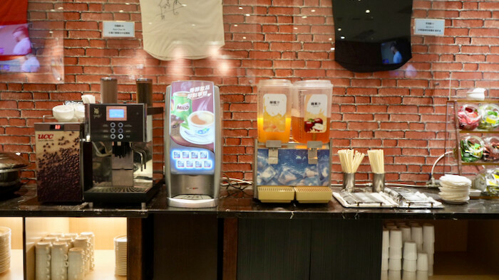 [高雄] 樂逸文旅棒球館｜高雄平價飯店推薦～棒球主題旅館！免費下午茶吃到飽