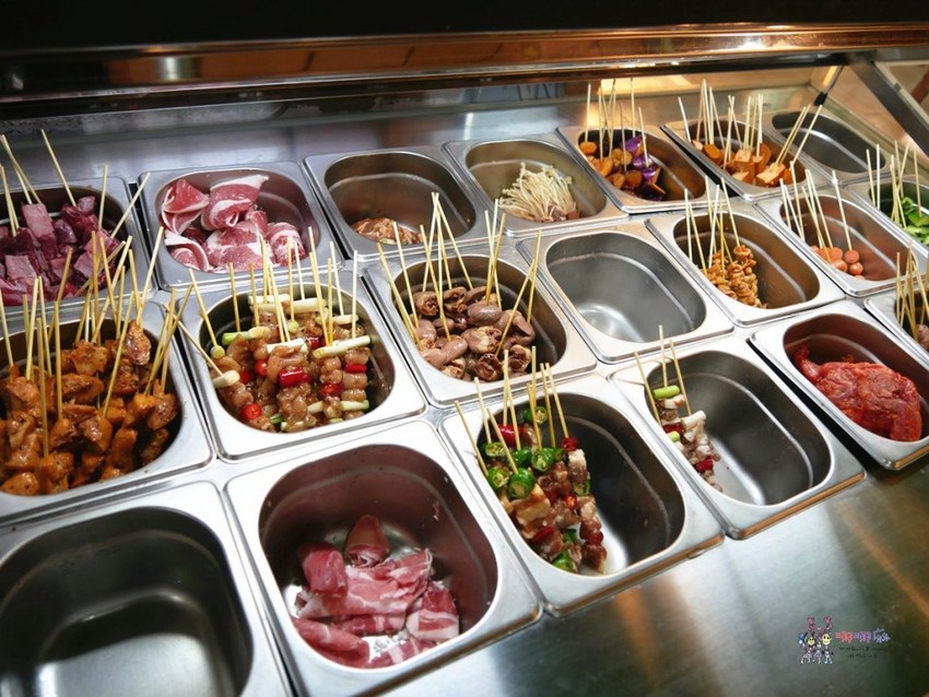 【桃園美食】龍潭大池旁399元吃到飽《越炭越燒》越式串燒烤肉店~第一次嘗試鴨仔蛋~ | 哪哪麻