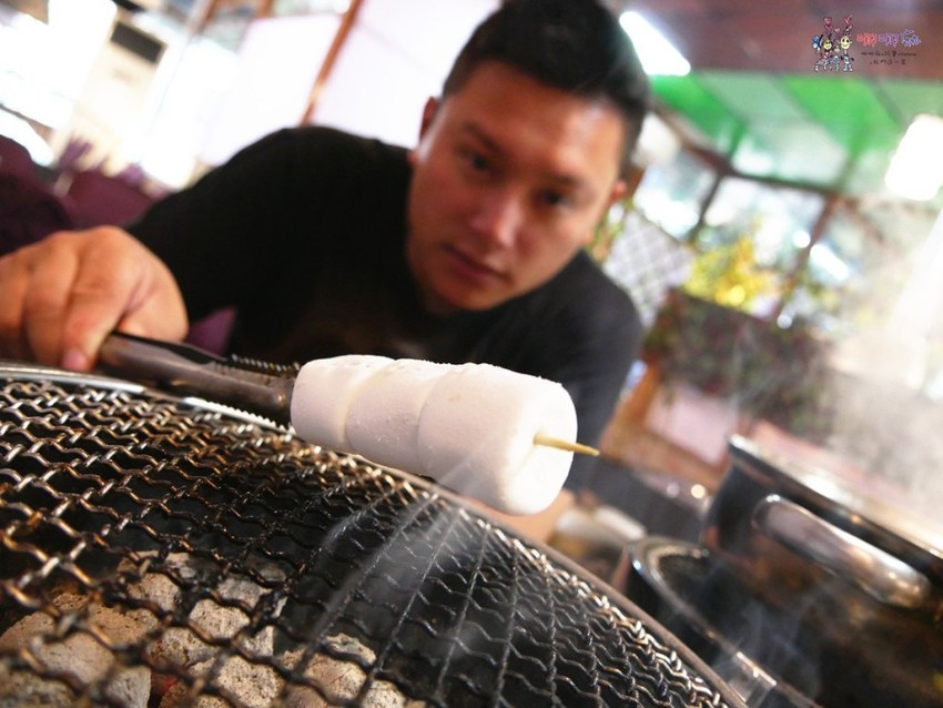 【桃園美食】龍潭大池旁399元吃到飽《越炭越燒》越式串燒烤肉店~第一次嘗試鴨仔蛋~ | 哪哪麻