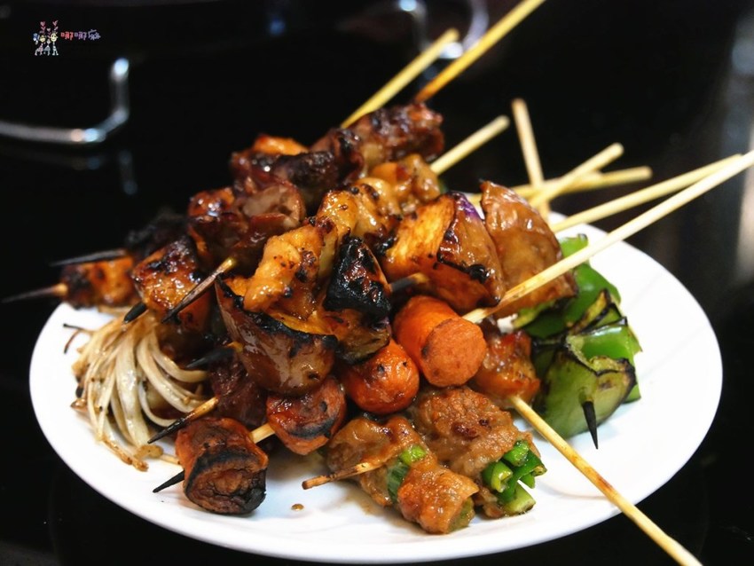 【桃園美食】龍潭大池旁399元吃到飽《越炭越燒》越式串燒烤肉店~第一次嘗試鴨仔蛋~ | 哪哪麻