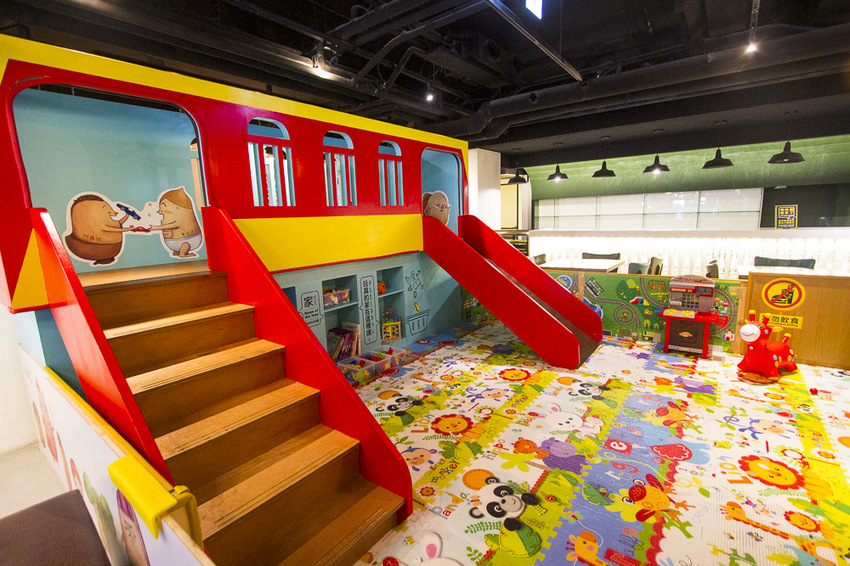 【嘉義住宿】嘉義車站親子飯店|亮點旅店~結合文創、親子與餐飲元素,主題親子房x兒童遊戲區旅行好輕鬆