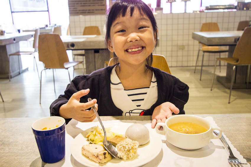 【嘉義住宿】嘉義車站親子飯店|亮點旅店~結合文創、親子與餐飲元素,主題親子房x兒童遊戲區旅行好輕鬆