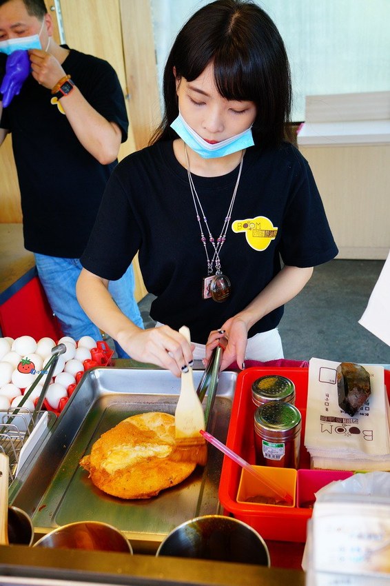 鶯歌小吃推薦 銅板美食 BOOM炸蛋蔥油餅