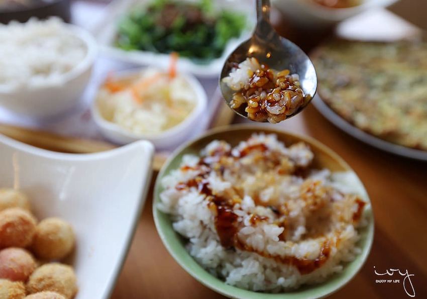 台中南屯隱藏版田園餐廳『田寮農莊』,池塘落羽松造景與總鋪師古早味農家菜,適合親子郊遊的好去處!