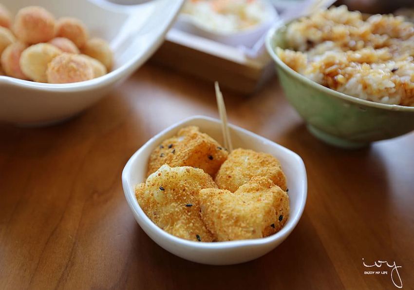 台中南屯隱藏版田園餐廳『田寮農莊』,池塘落羽松造景與總鋪師古早味農家菜,適合親子郊遊的好去處!