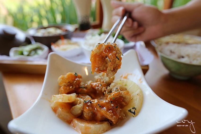 台中南屯隱藏版田園餐廳『田寮農莊』,池塘落羽松造景與總鋪師古早味農家菜,適合親子郊遊的好去處!