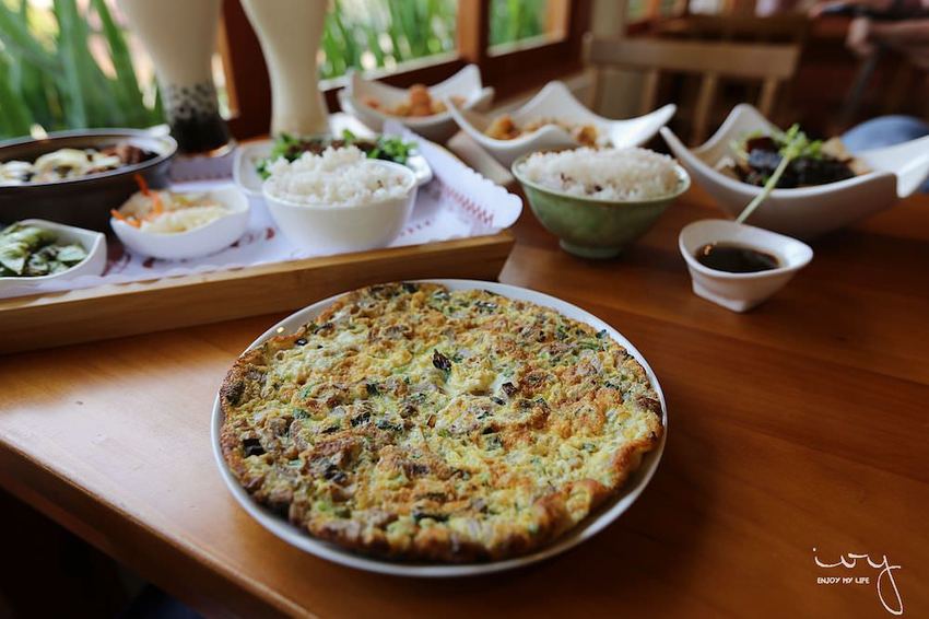 台中南屯隱藏版田園餐廳『田寮農莊』,池塘落羽松造景與總鋪師古早味農家菜,適合親子郊遊的好去處!