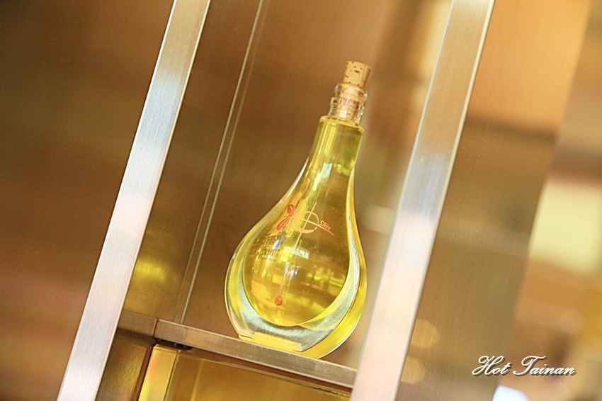 豪宅裡的製油廠,販售家常的好味道:神茶油 Shin Camellia Oil - 熱血玩台南。跳躍新世界