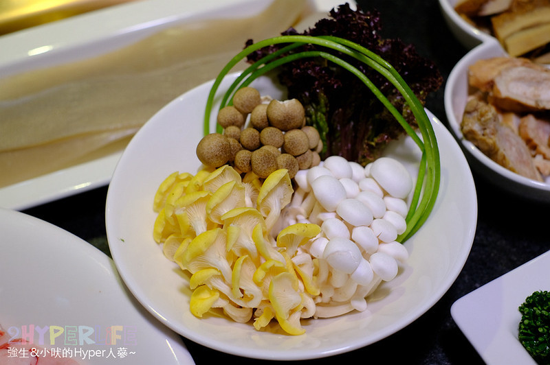 台中中區美食,台中好吃麻辣鍋,台中美食,台中麻辣鍋推薦,必吃麻辣鍋,瓦庫燒肉,瓦庫麻辣鍋,瓦庫麻辣鍋價格,瓦庫麻辣鍋菜單,瓦庫麻辣附近停車場 @強生與小吠的Hyper人蔘~