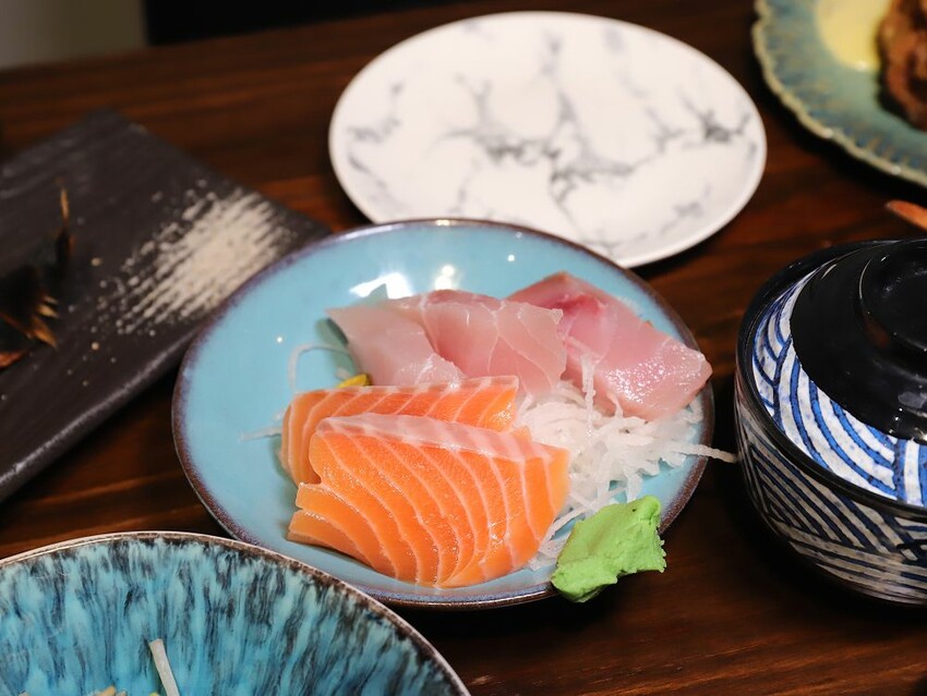 只要230元起就能吃到超美味個人日式定食套餐.5道精緻料理一次享受