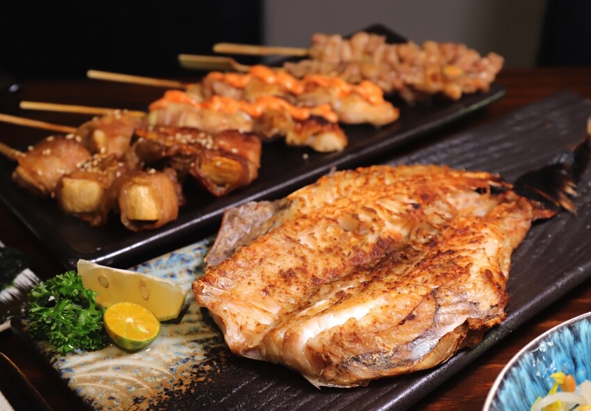 只要230元起就能吃到超美味個人日式定食套餐.5道精緻料理一次享受