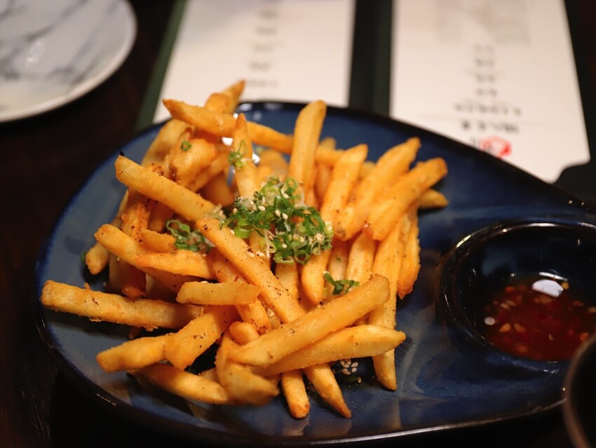 只要230元起就能吃到超美味個人日式定食套餐.5道精緻料理一次享受