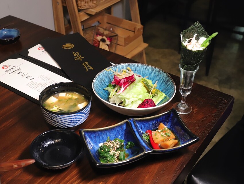 只要230元起就能吃到超美味個人日式定食套餐.5道精緻料理一次享受