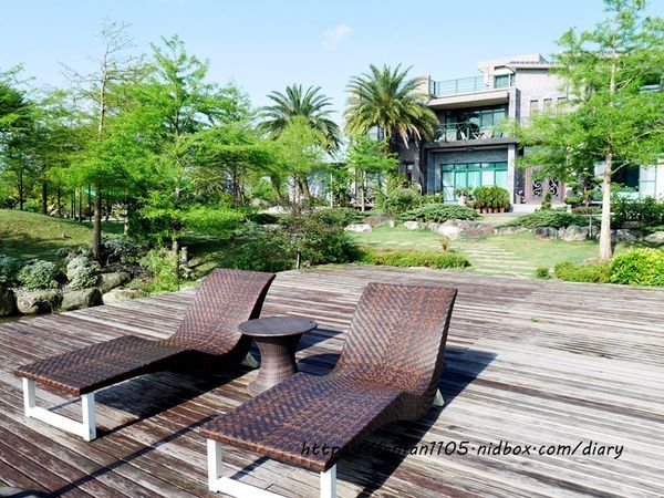 宜蘭住宿【傳藝渡假會館】 #田園間湖畔VILLA #沙坑 #划小船 #餵魚 #一泊二食 #親子住宿 的好去處 (48).JPG