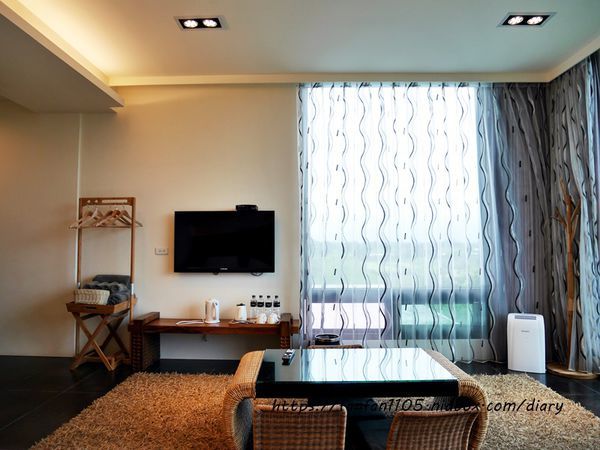 宜蘭住宿【傳藝渡假會館】 #田園間湖畔VILLA #沙坑 #划小船 #餵魚 #一泊二食 #親子住宿 的好去處 (16).JPG