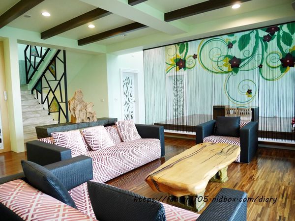 宜蘭住宿【傳藝渡假會館】 #田園間湖畔VILLA #沙坑 #划小船 #餵魚 #一泊二食 #親子住宿 的好去處 (21).JPG