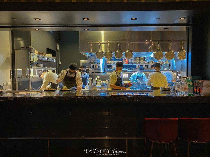 【台北餐廳】CÉ LA VI Taipei高空景觀餐廳，101百萬夜景全包！(交通/菜單/餐點/環境)