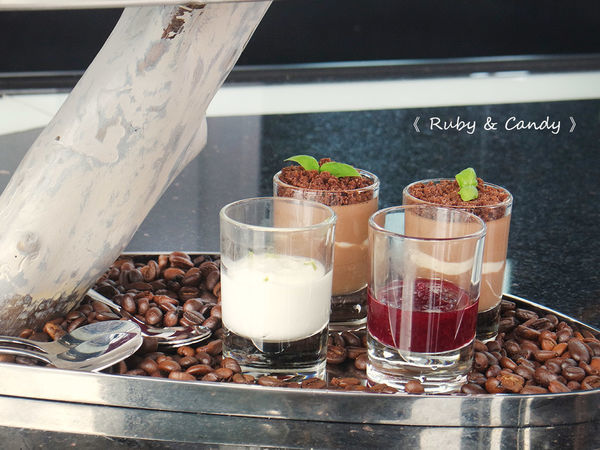 玫瑰花瓣醬%26;萊姆酸奶香緹鮮奶油 (2).JPG