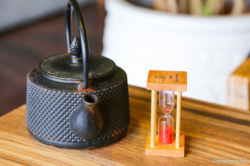 澎湖最美的網美麻辣火鍋「巴適麻辣鍋」正統手工拌炒辣椒技術，嚴選二十四種中藥材入鍋!! - 台南好Food遊