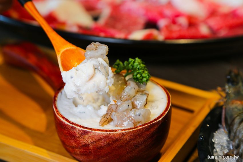 澎湖最美的網美麻辣火鍋「巴適麻辣鍋」正統手工拌炒辣椒技術，嚴選二十四種中藥材入鍋!! - 台南好Food遊