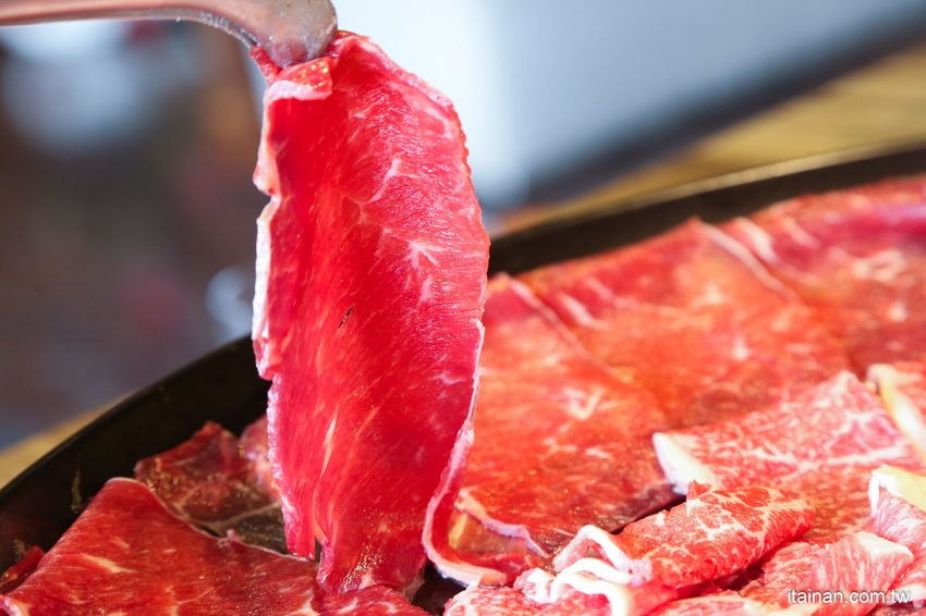 澎湖最美的網美麻辣火鍋「巴適麻辣鍋」正統手工拌炒辣椒技術，嚴選二十四種中藥材入鍋!! - 台南好Food遊