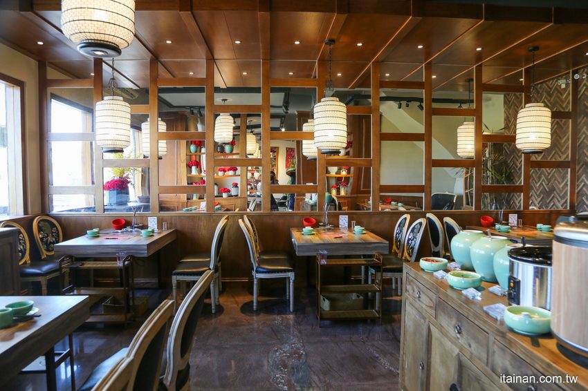 澎湖最美的網美麻辣火鍋「巴適麻辣鍋」正統手工拌炒辣椒技術，嚴選二十四種中藥材入鍋!! - 台南好Food遊