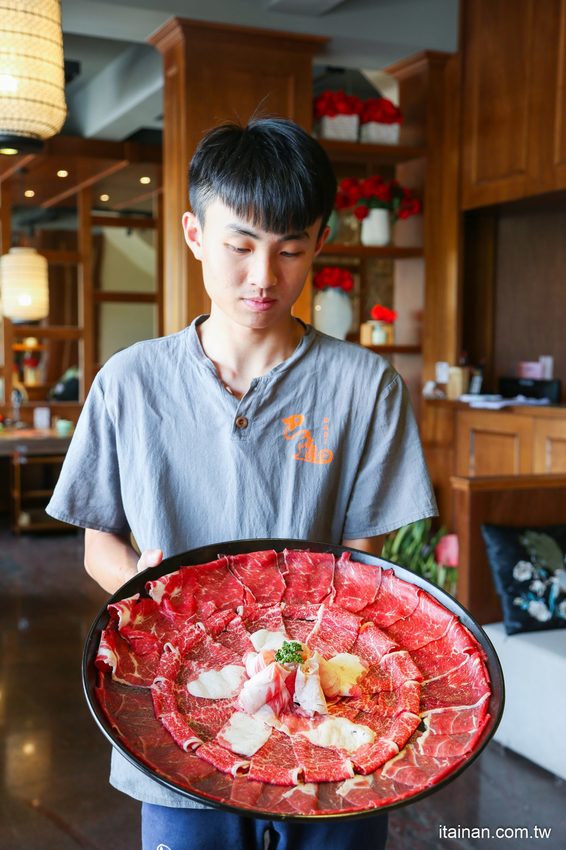 澎湖最美的網美麻辣火鍋「巴適麻辣鍋」正統手工拌炒辣椒技術，嚴選二十四種中藥材入鍋!! - 台南好Food遊