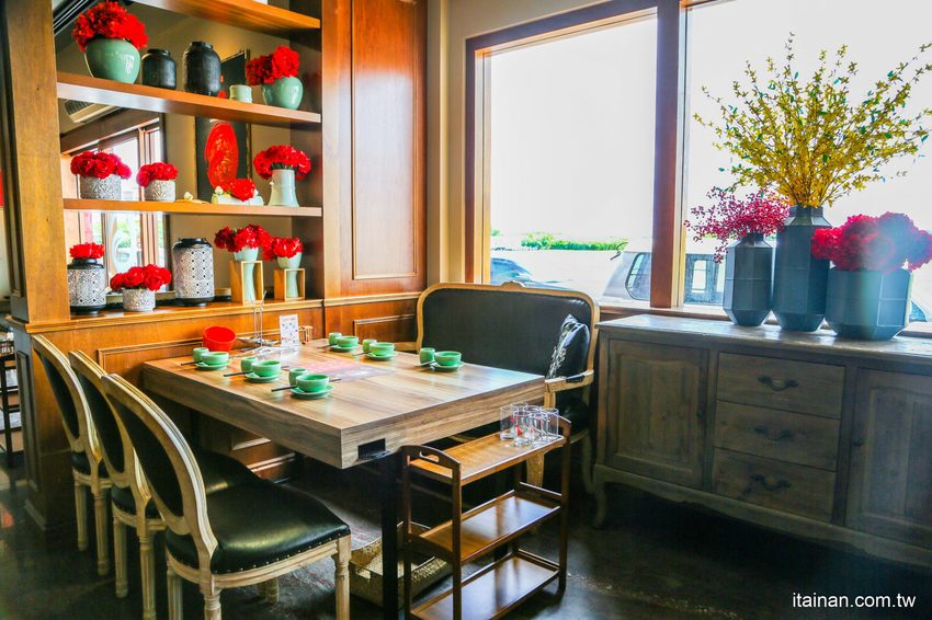 澎湖最美的網美麻辣火鍋「巴適麻辣鍋」正統手工拌炒辣椒技術，嚴選二十四種中藥材入鍋!! - 台南好Food遊