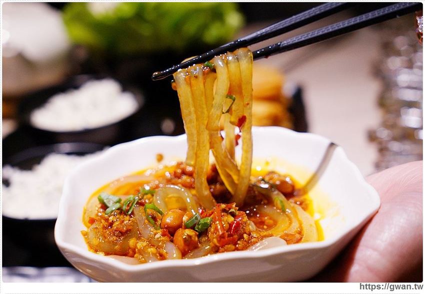 台中超萌小熊維尼鍋來囉，還有生日幾歲送幾隻蝦蝦，每天限五組！