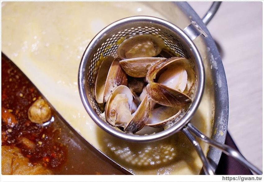 台中超萌小熊維尼鍋來囉，還有生日幾歲送幾隻蝦蝦，每天限五組！