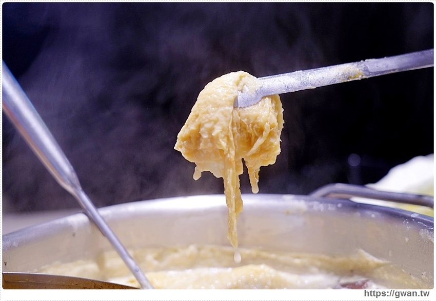 姓陳的在哪裡?愛食鍋請你吃肉肉啦!還有超萌芋泥小熊鍋,每天限量五隻喔~