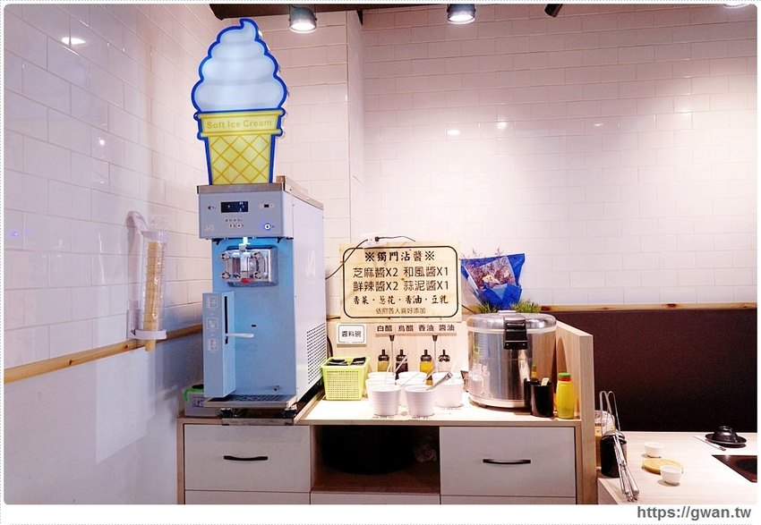 台中超萌小熊維尼鍋來囉，還有生日幾歲送幾隻蝦蝦，每天限五組！