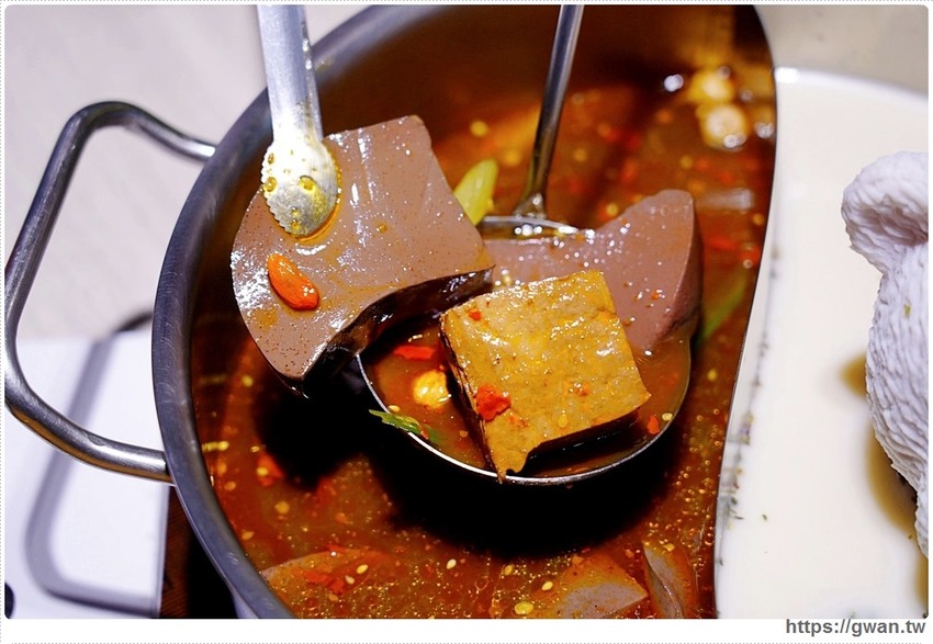 姓陳的在哪裡?愛食鍋請你吃肉肉啦!還有超萌芋泥小熊鍋,每天限量五隻喔~